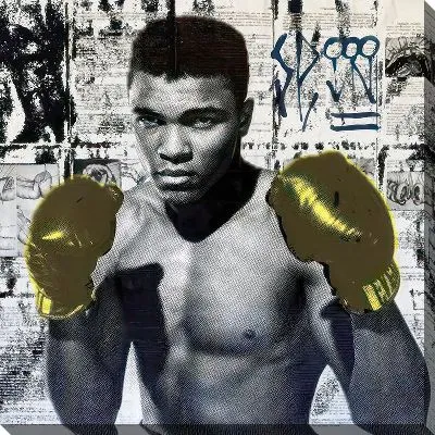 Мухаммед Али в золотых боксерских перчатках