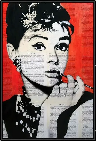 Картина Одри на красном газетном фоне
