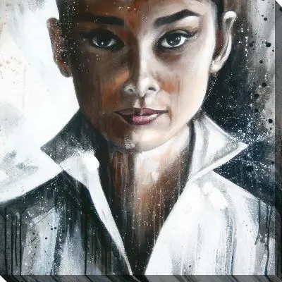 Картина маслом Одри Хепбёрн в белой рубашке