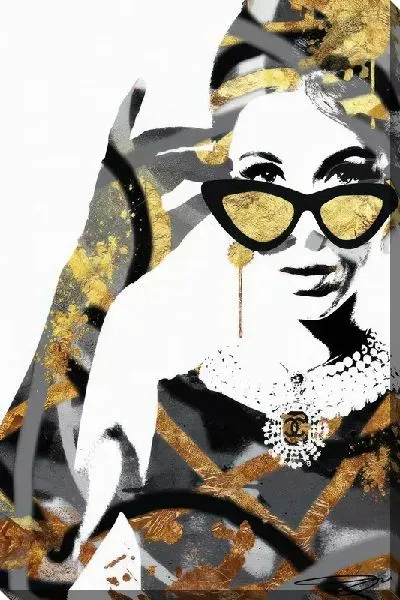 Постер Одри Хепбёрн в очках с золотом