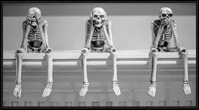 Картина Три скелета