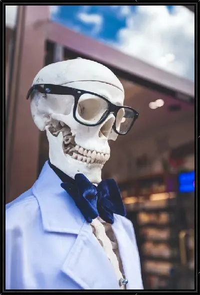 Картина Скелет в очках и костюме