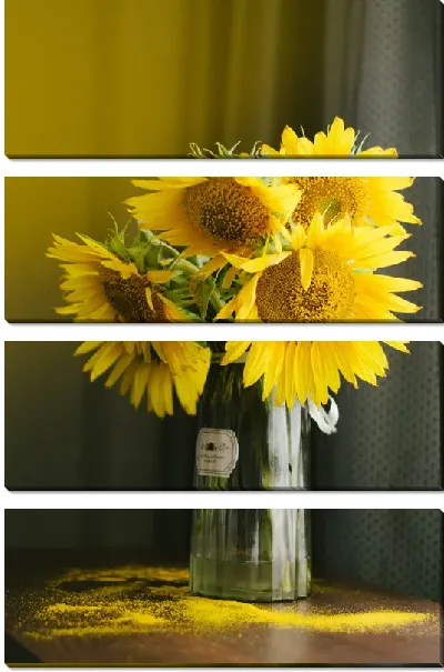 Модульная картина Букет из подсолнухов в вазе