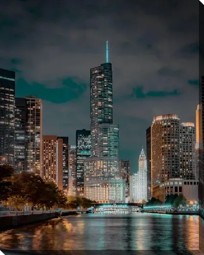 Постер Ночной вид на реку и небоскребы Чикаго
