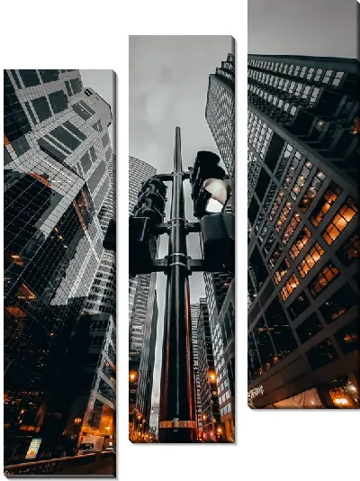 Модульная картина Светофор между небоскребов Чикаго вечером