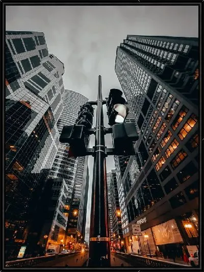 Картина Светофор между небоскребов Чикаго вечером