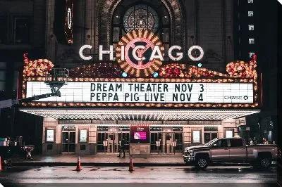 Ночной вход в театр Чикаго
