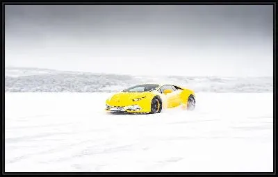 Картина Ламборгини в снегу