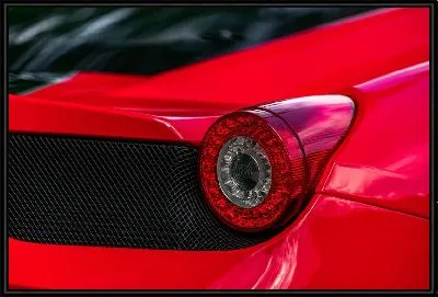 Картина Фары Феррари