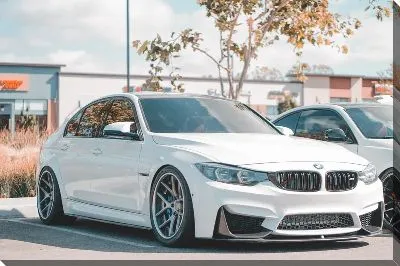 Постер Белый БМВ