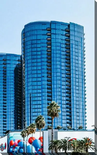 Постер Высотка в Лос-Анджелесе