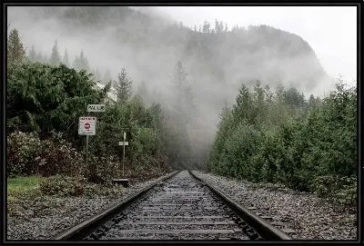 Картина Туман в горах у железной дороги