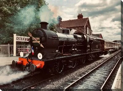 Паровоз у перрона