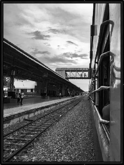 Картина Поезд в Индии и перрон