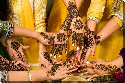 Постер Менди