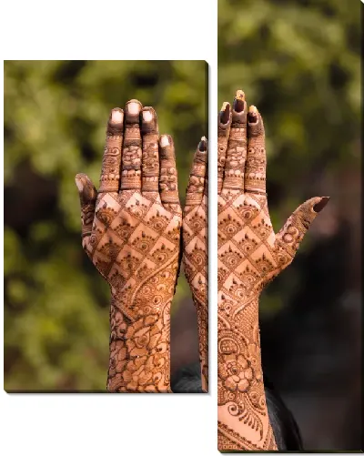 Модульная картина Две руки с менди