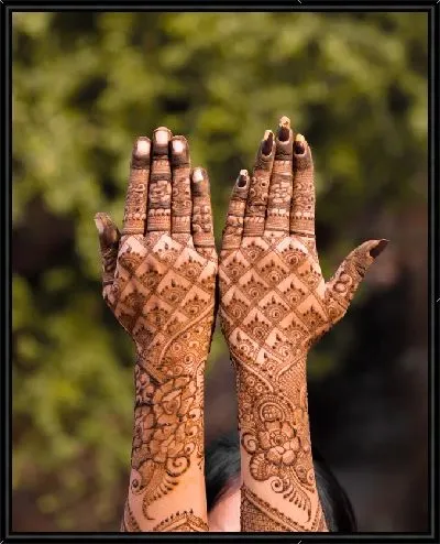 Картина Две руки с менди