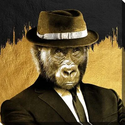 Обезьяна в шляпе на золотом фоне