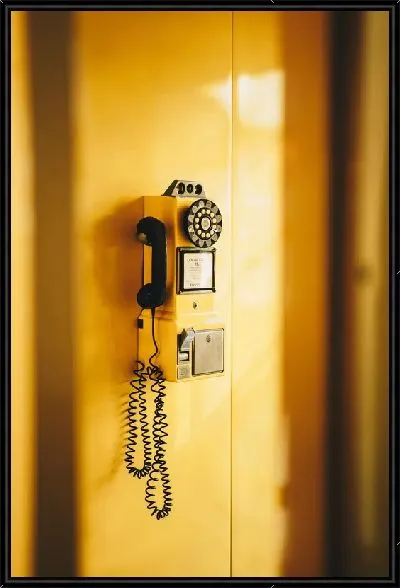 Картина Желтая телефонная будка