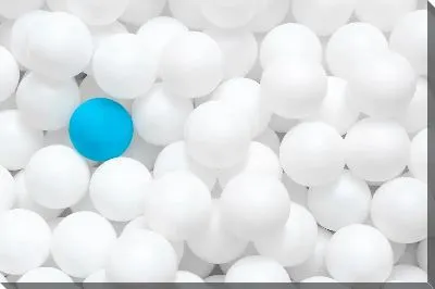 Синий круг и белые круги