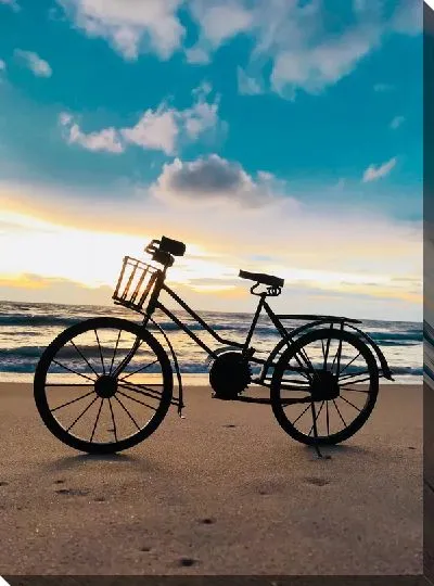 Постер Велосипед на фоне моря