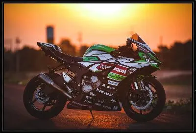 Мотоцикл на закате