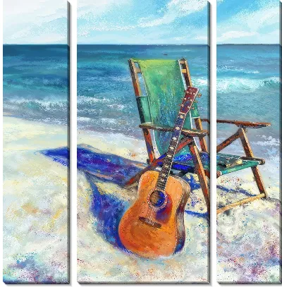 Стул и гитара на пляже