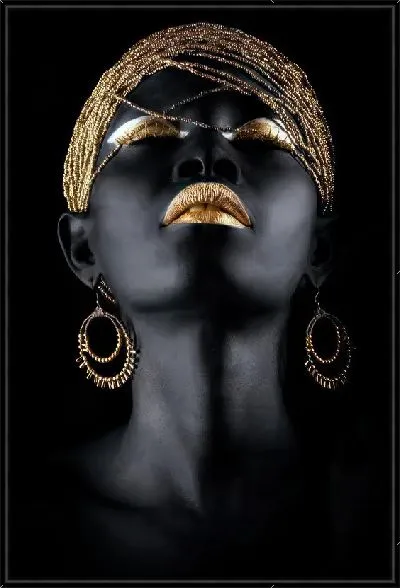 Картина Африканка с украшениями и золотыми губами