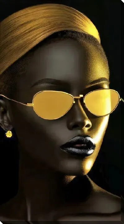 Постер Африканка в стильных золотых очках