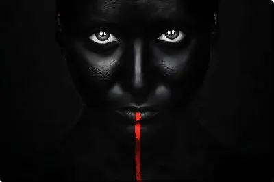 Картина маслом Портрет африканки с красной линией