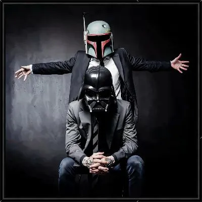 Мужчины в шлемах