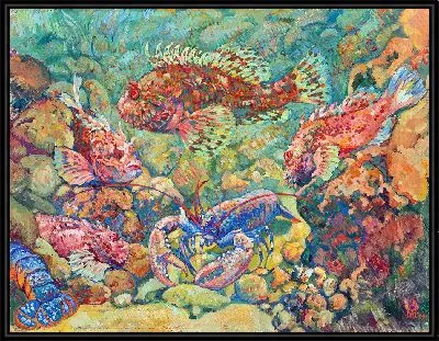 Рыба-скорпион и омары в аквариуме