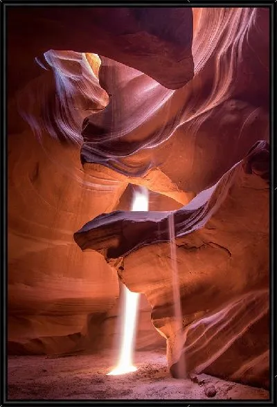 Картина Внутри пещеры