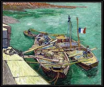 Пришвартованные лодки (набережная, люди разгружают баржи с песком)