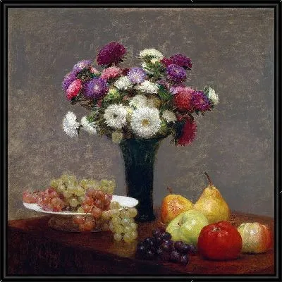 Астры и фрукты на столе