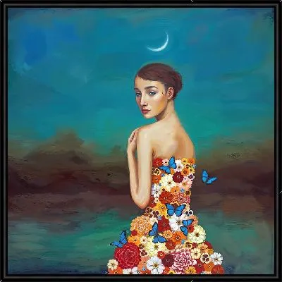 Девушка с платьем из цветов на фоне Луны