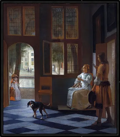 Мужчина вручает письмо женщине в прихожей дома