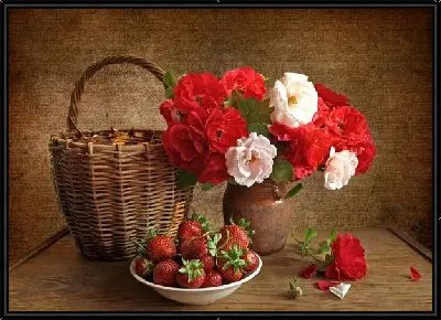 Букет и клубника (Bouquet and strawberries)