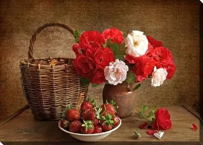 Букет и клубника (Bouquet and strawberries)