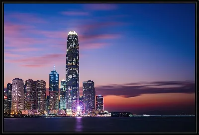 Картина Гонконг - торговый центр IFC на закате