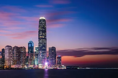 Плакат Гонконг - торговый центр IFC на закате