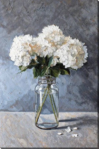 Картина маслом Белые цветы в стеклянной вазе на сером фоне