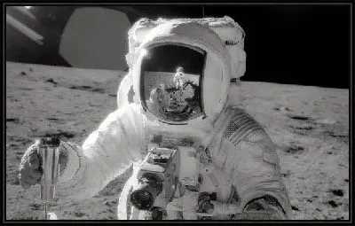 Космонавт (Astronaut)