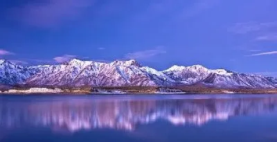 Плакат Заснеженные горы у озера (Snow-covered mountains near the lake) №2