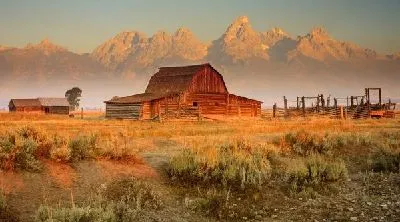 Плакат Ферма у подножья гор (The farm at the foot of the mountains)