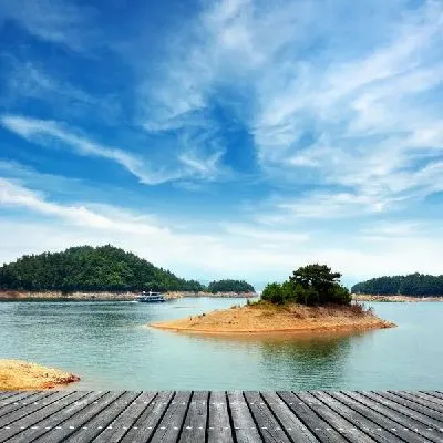 Плакат Островок на озере (An island on the lake)