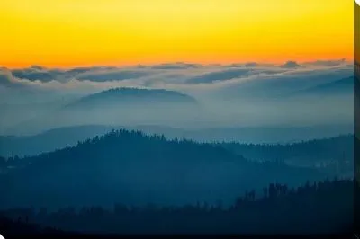 Постер Туман над горами (Mist over the mountains)