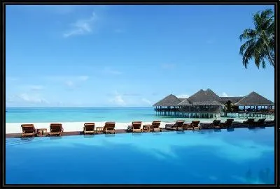 Картина Курорт на побережье океана (Resort on the ocean)