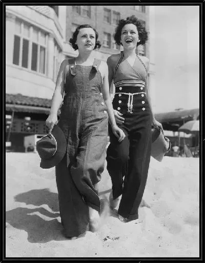 Картина Улыбающиеся женщины (Smiling woman)