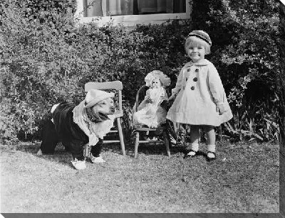 Девочка с собакой (Girl with a dog)